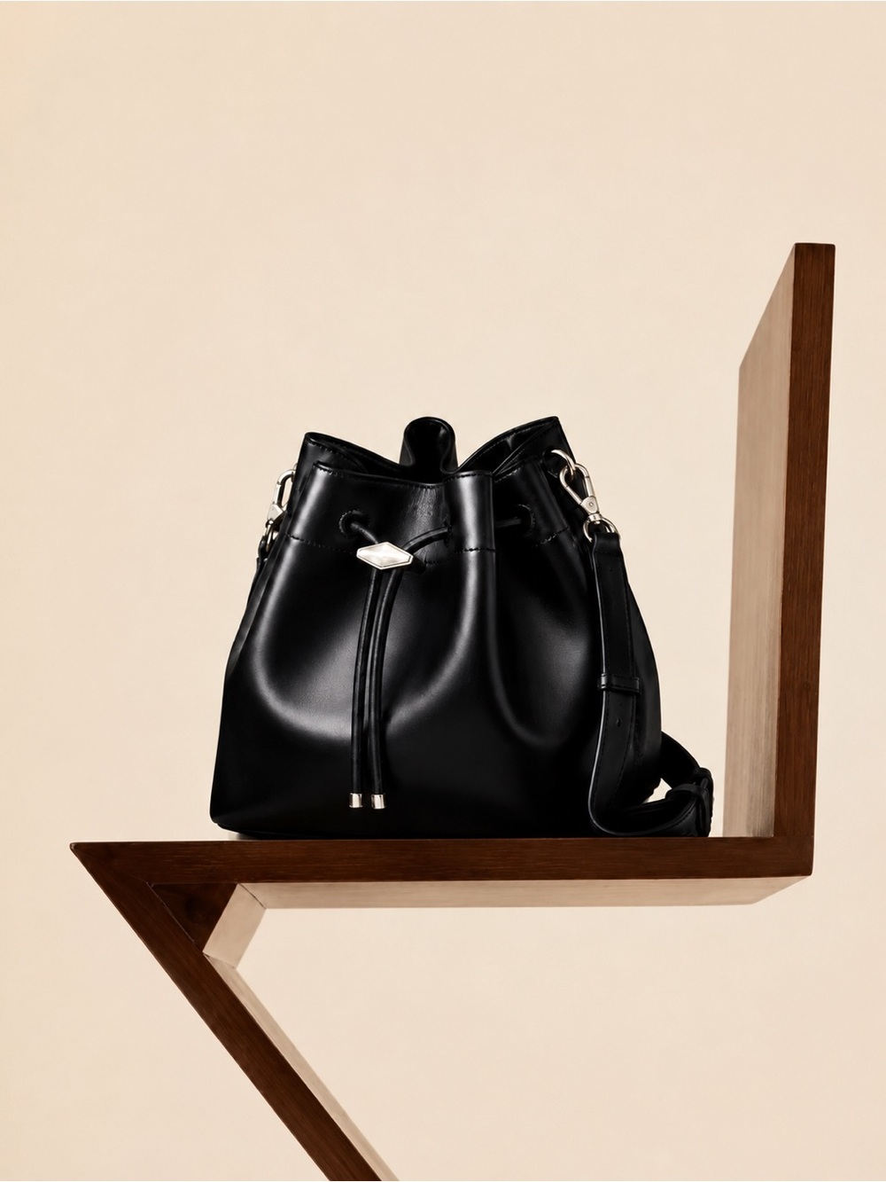 Jimmy Choo Cinch L Black Calf Leather Bucket Bag NWT Full Set